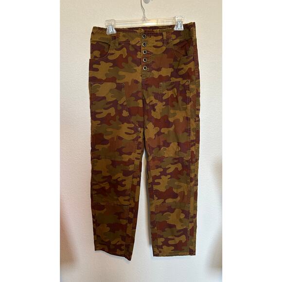 Sundance Quincy Cropped Camo Fly Button Pants - 4 - Picture 1 of 7